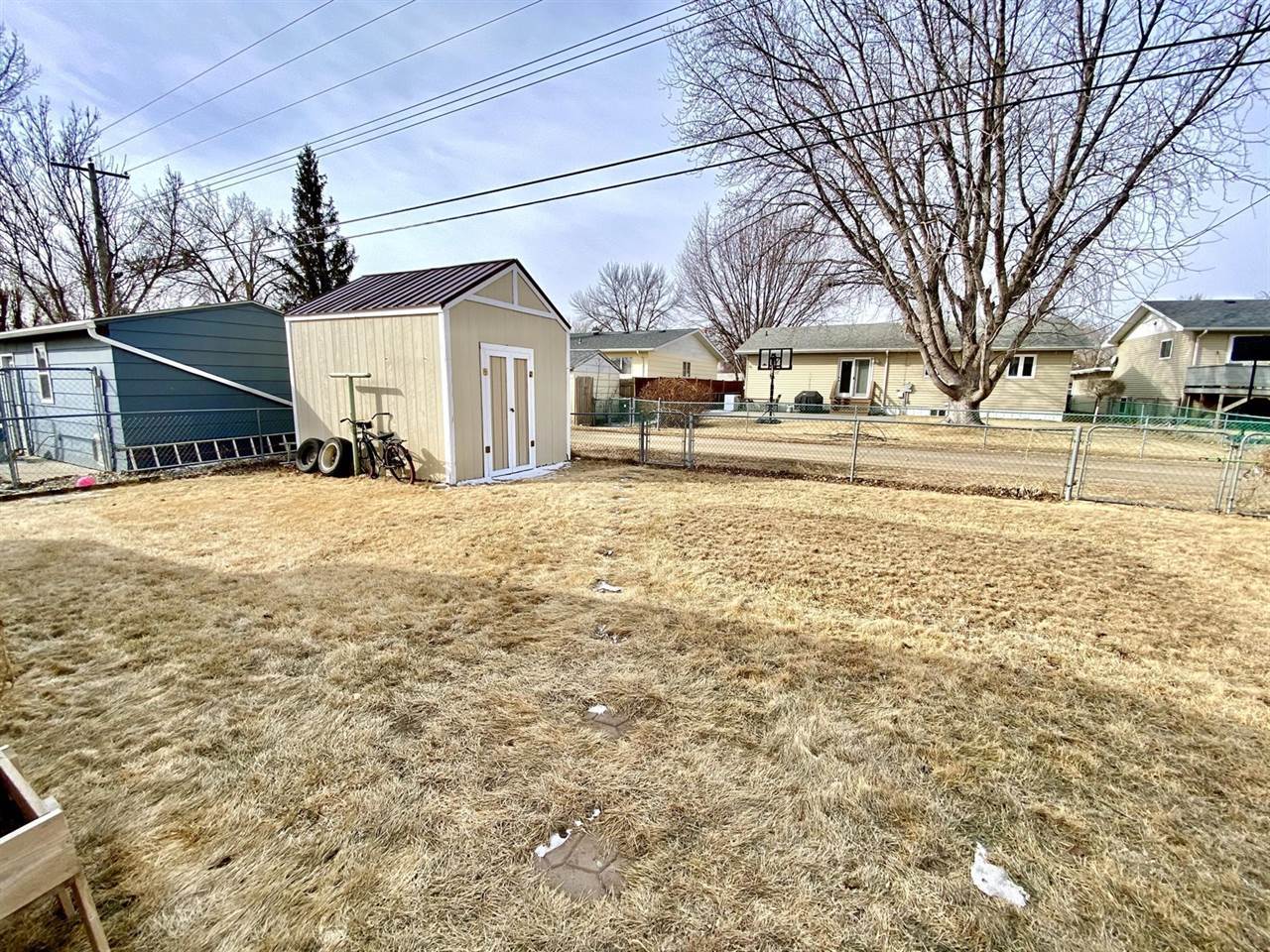 2215 6th Ave East, Williston, ND 58801