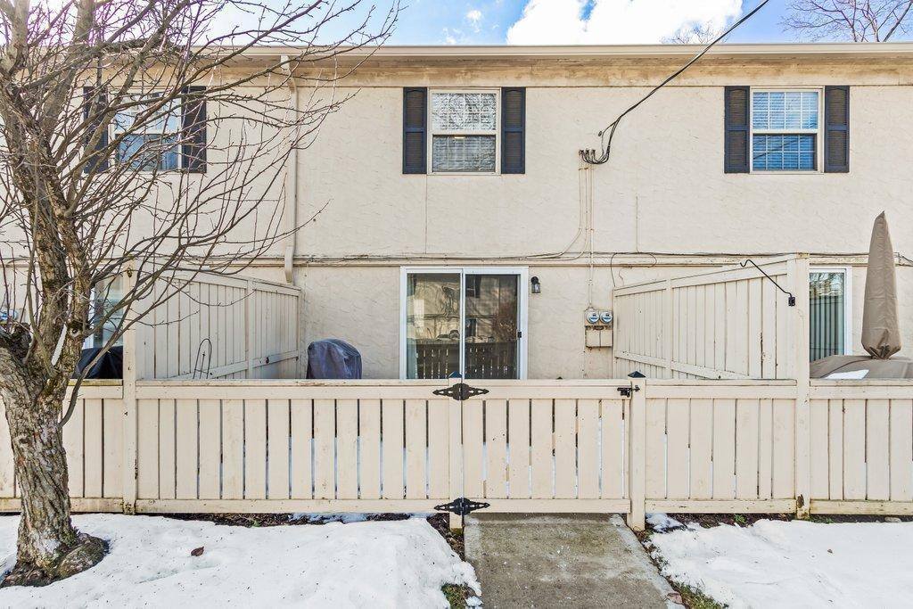 2558 Shore Line Lane, Upper Arlington, OH 43221