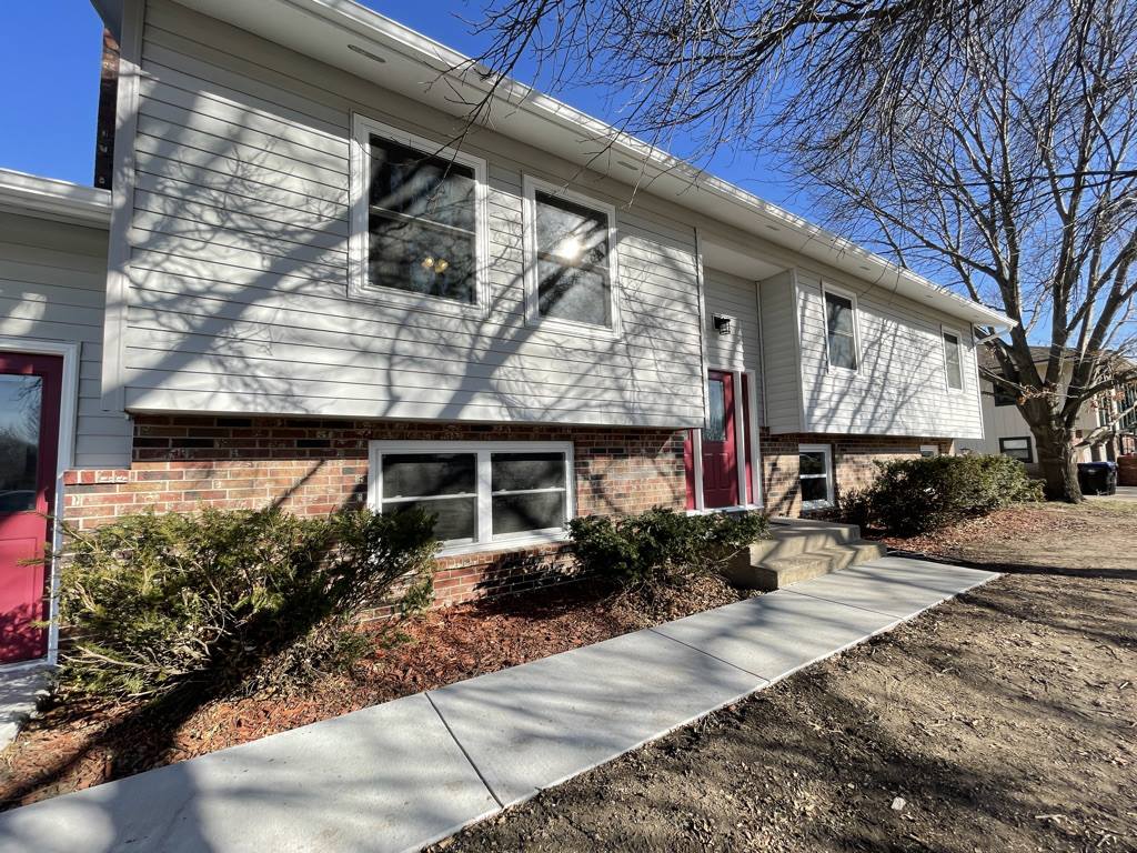 3112 SE Burton ST, Topeka, KS 66605