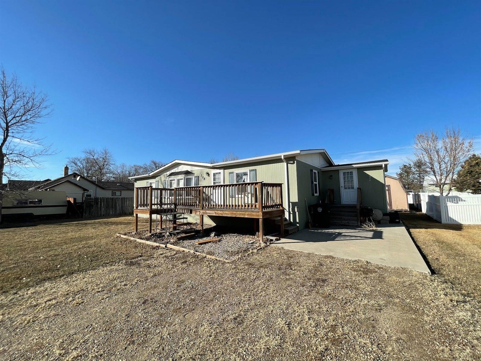 308 3rd Ave East, Ray, ND 58849