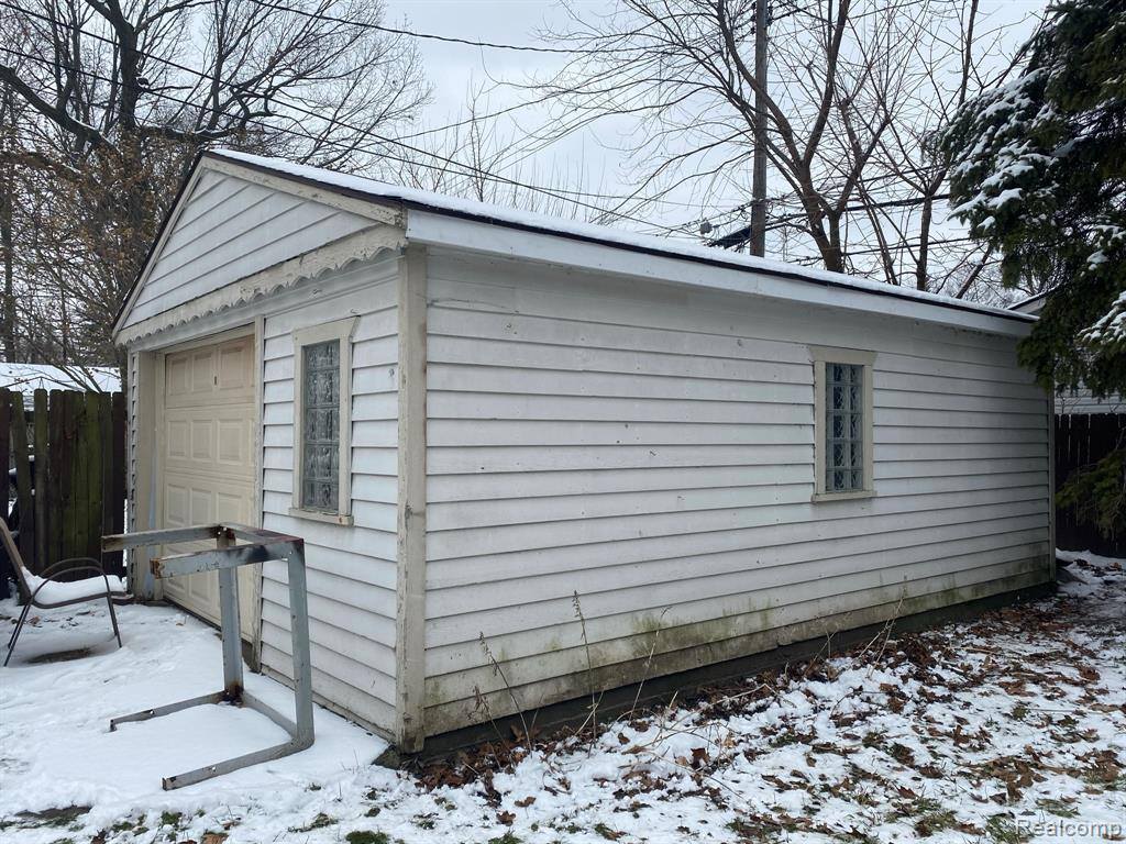 23345 Tawas Avenue, Hazel Park, MI 48030