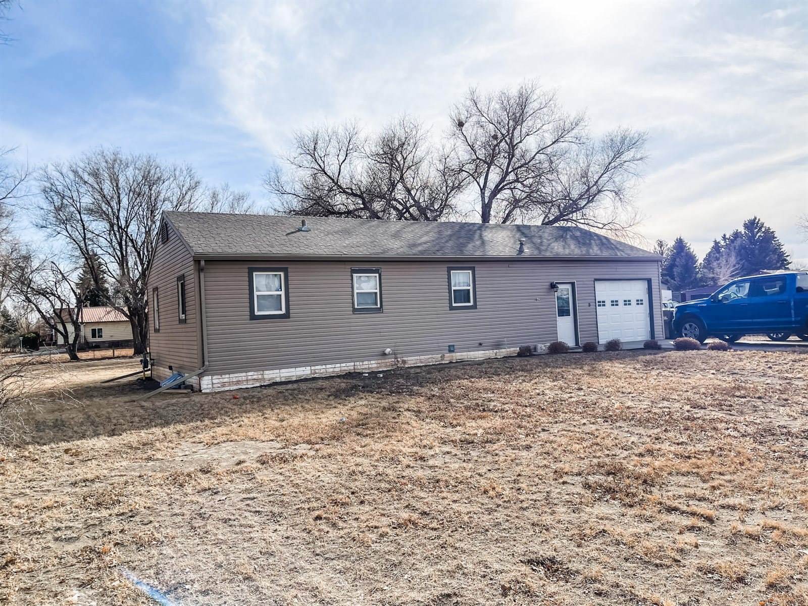 422 42nd St East, Williston, ND 58801