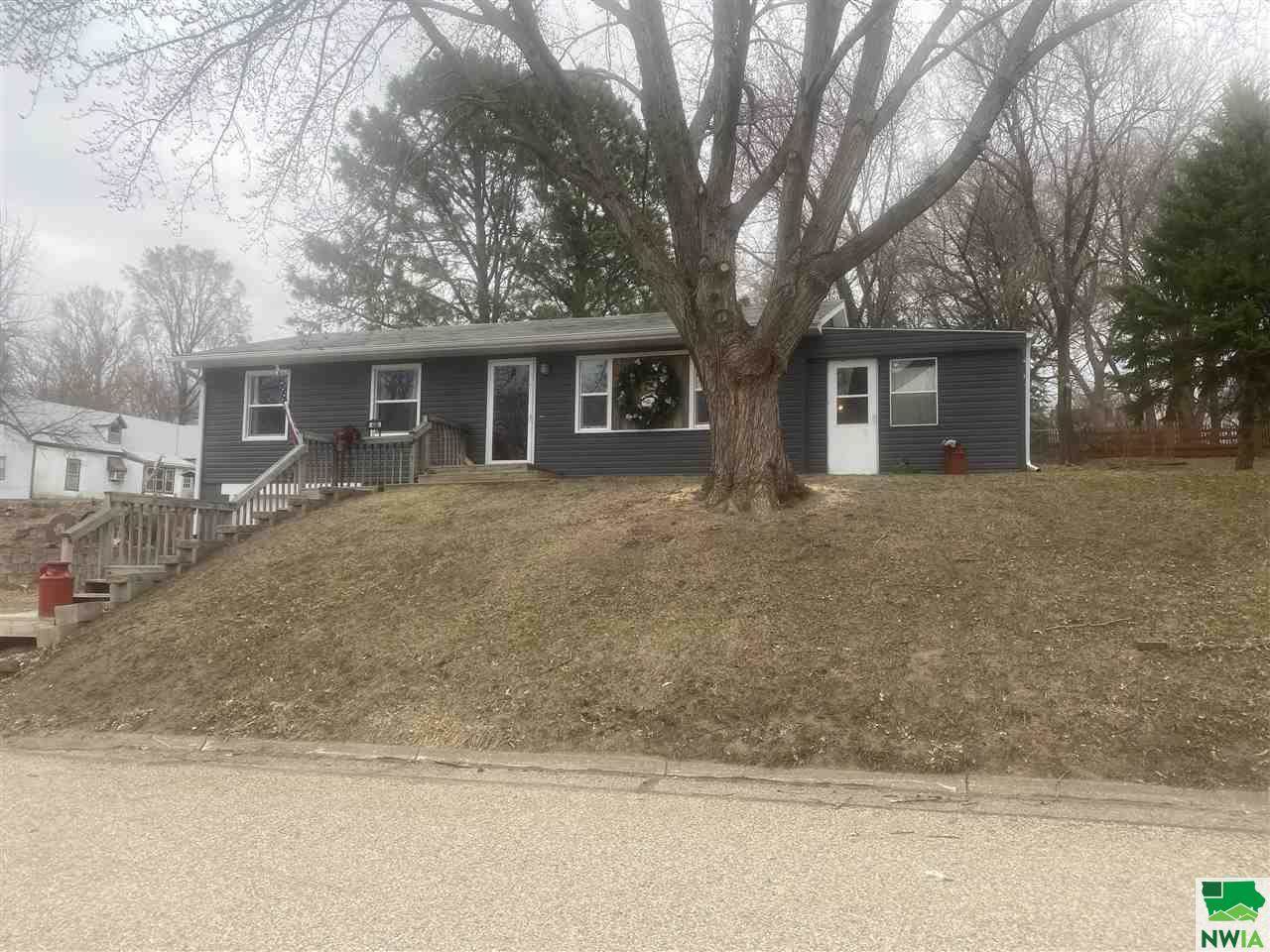 400 S 7th, Akron, IA 51001