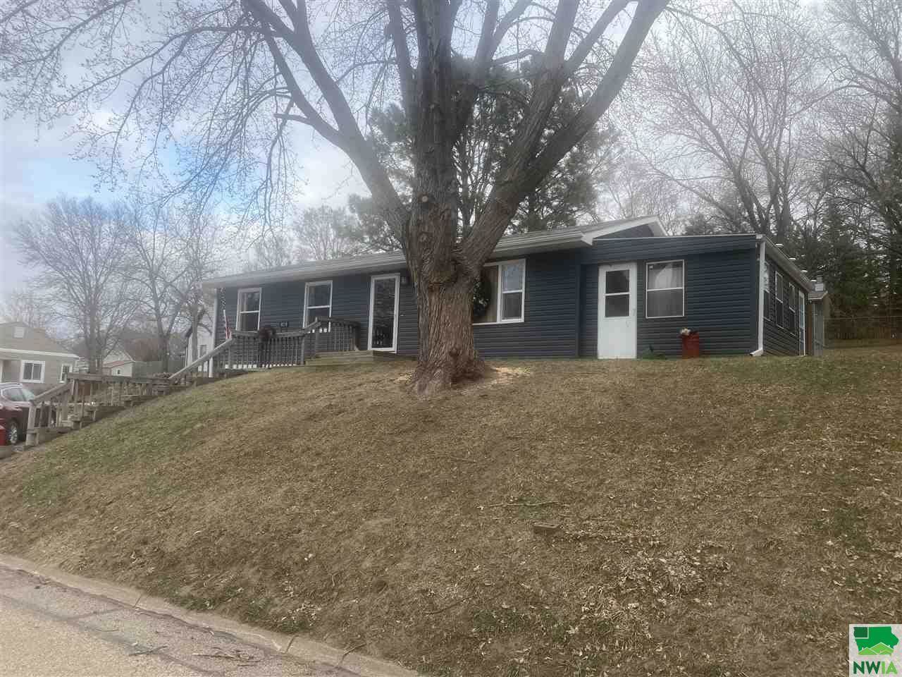 400 S 7th, Akron, IA 51001