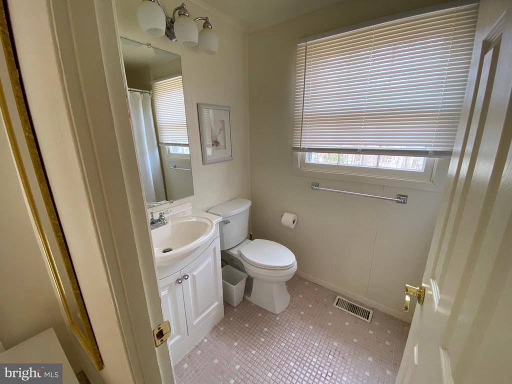 8704 Granite Lane, Laurel, MD 20708