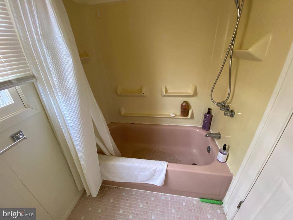 8704 Granite Lane, Laurel, MD 20708