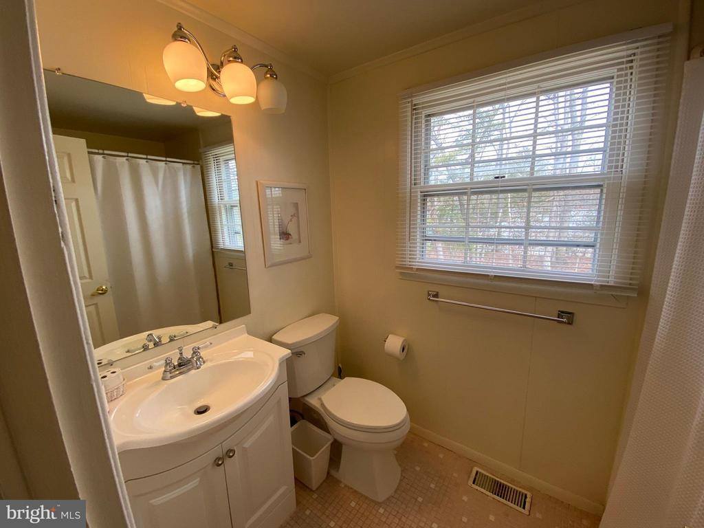 8704 Granite Lane, Laurel, MD 20708