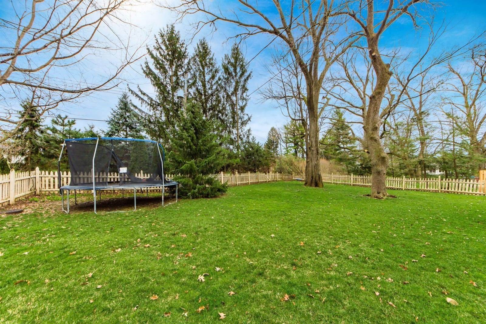 4412 Castleton Road West, Upper Arlington, OH 43220