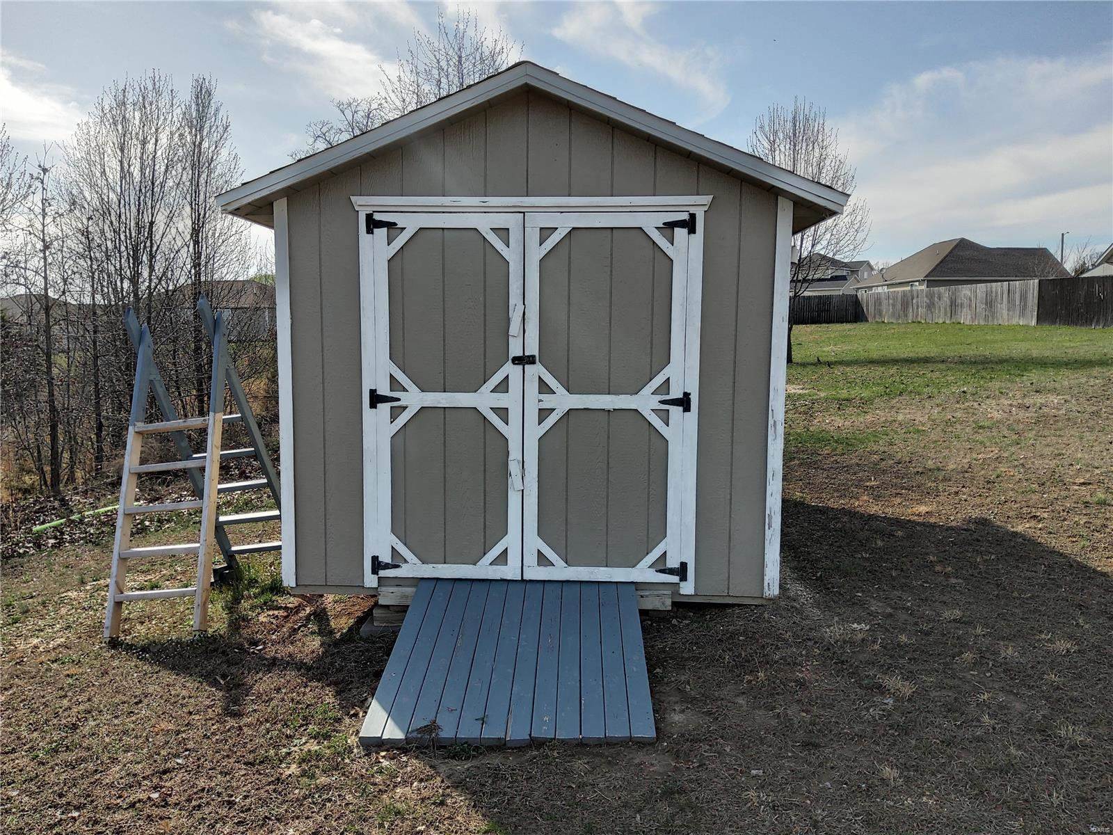 102 Ridge Court, Waynesville, MO 65583