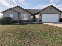 102 Ridge Court, Waynesville, MO 65583