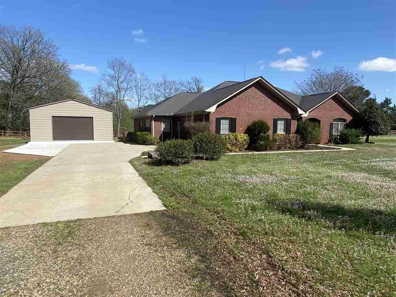 3 Brown Acres Rd, Nash, TX 75569