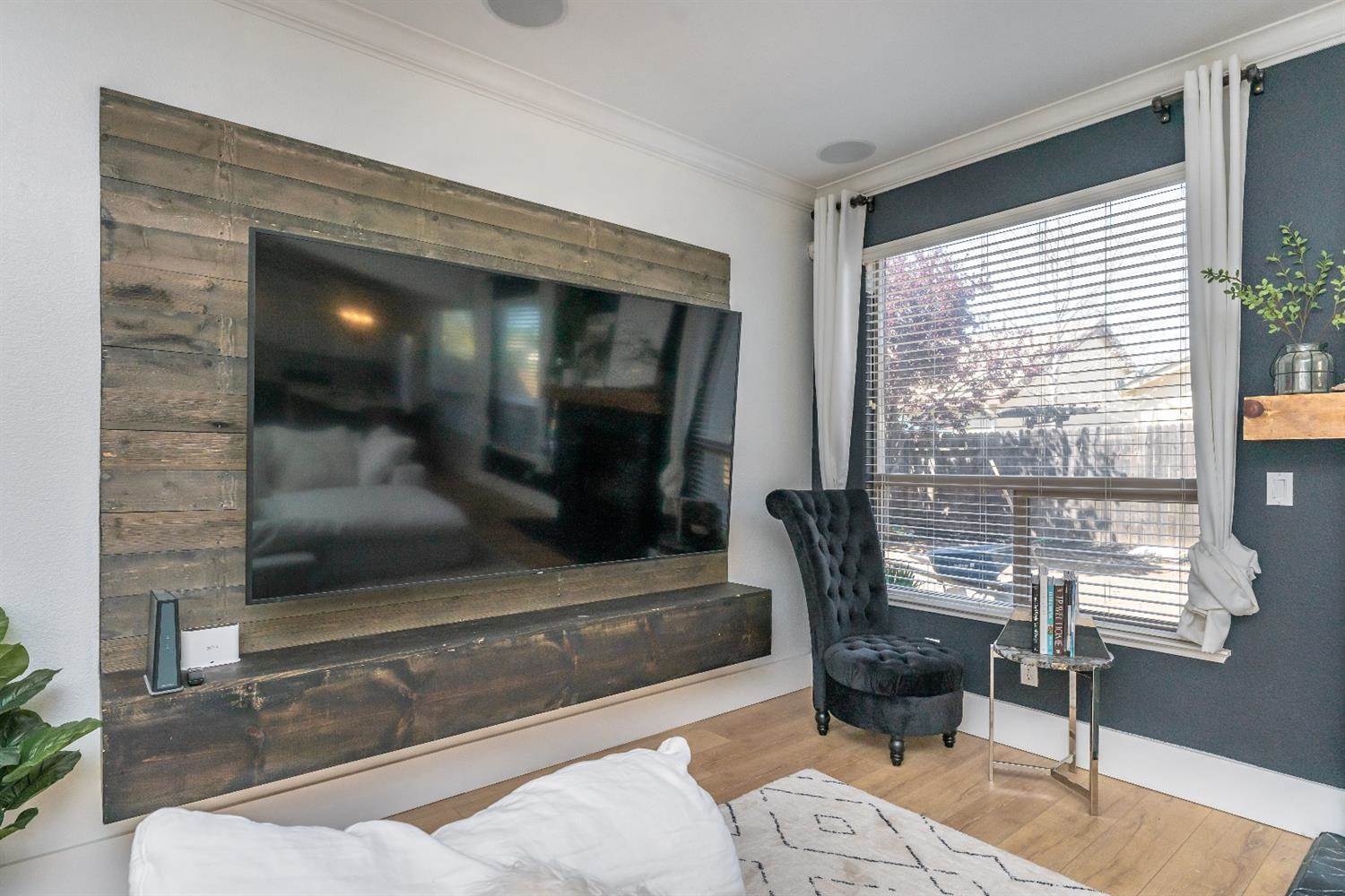 2856 Lincoln Airpark Drive, Lincoln, CA 95648