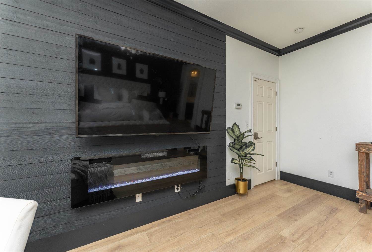 2856 Lincoln Airpark Drive, Lincoln, CA 95648