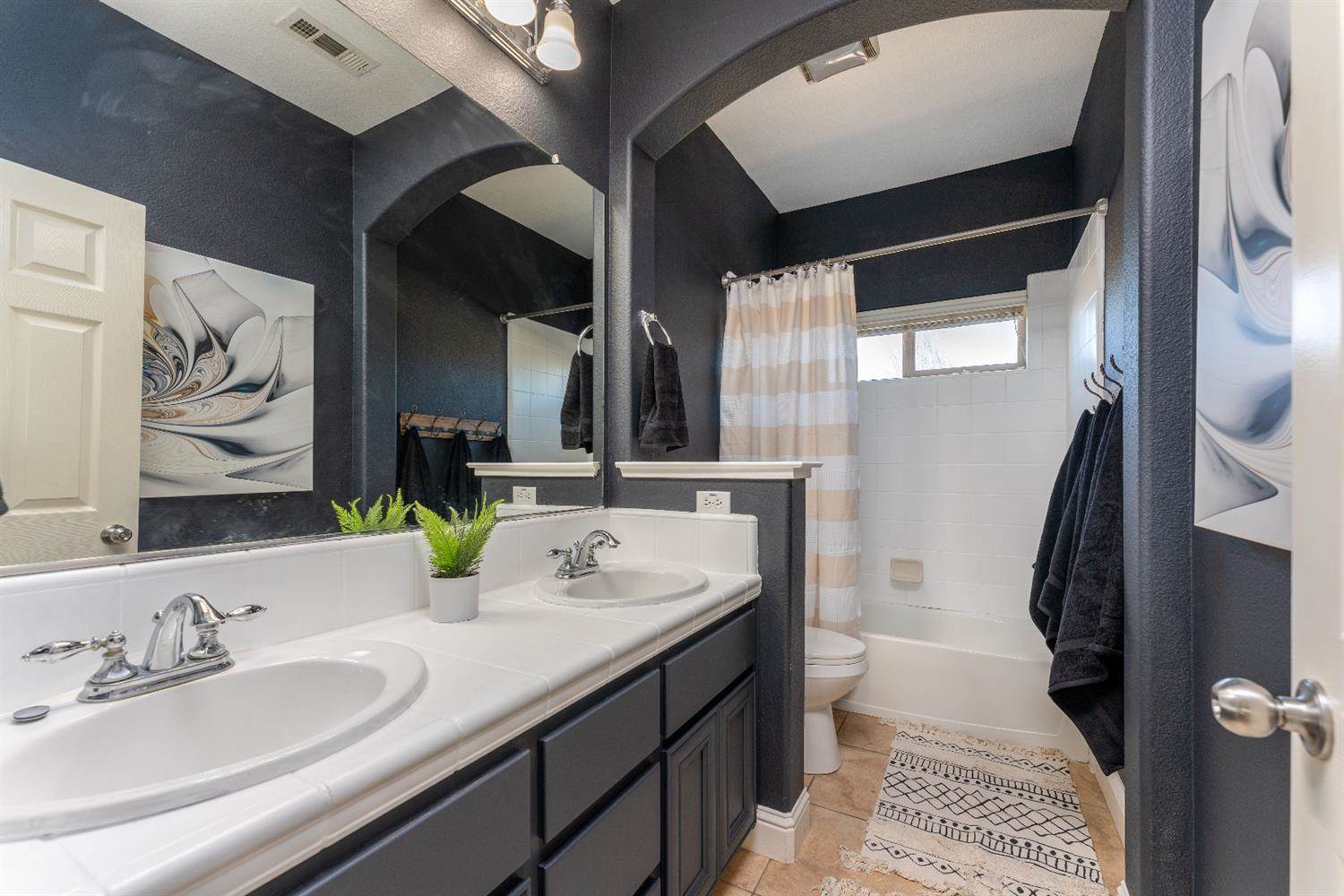 2856 Lincoln Airpark Drive, Lincoln, CA 95648