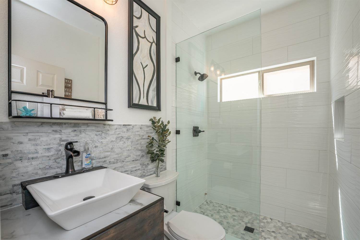 2856 Lincoln Airpark Drive, Lincoln, CA 95648