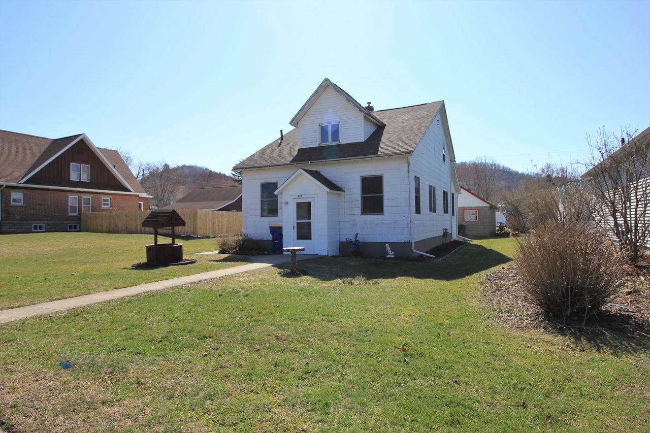 602 Central Ave, Coon Valley, WI 54623