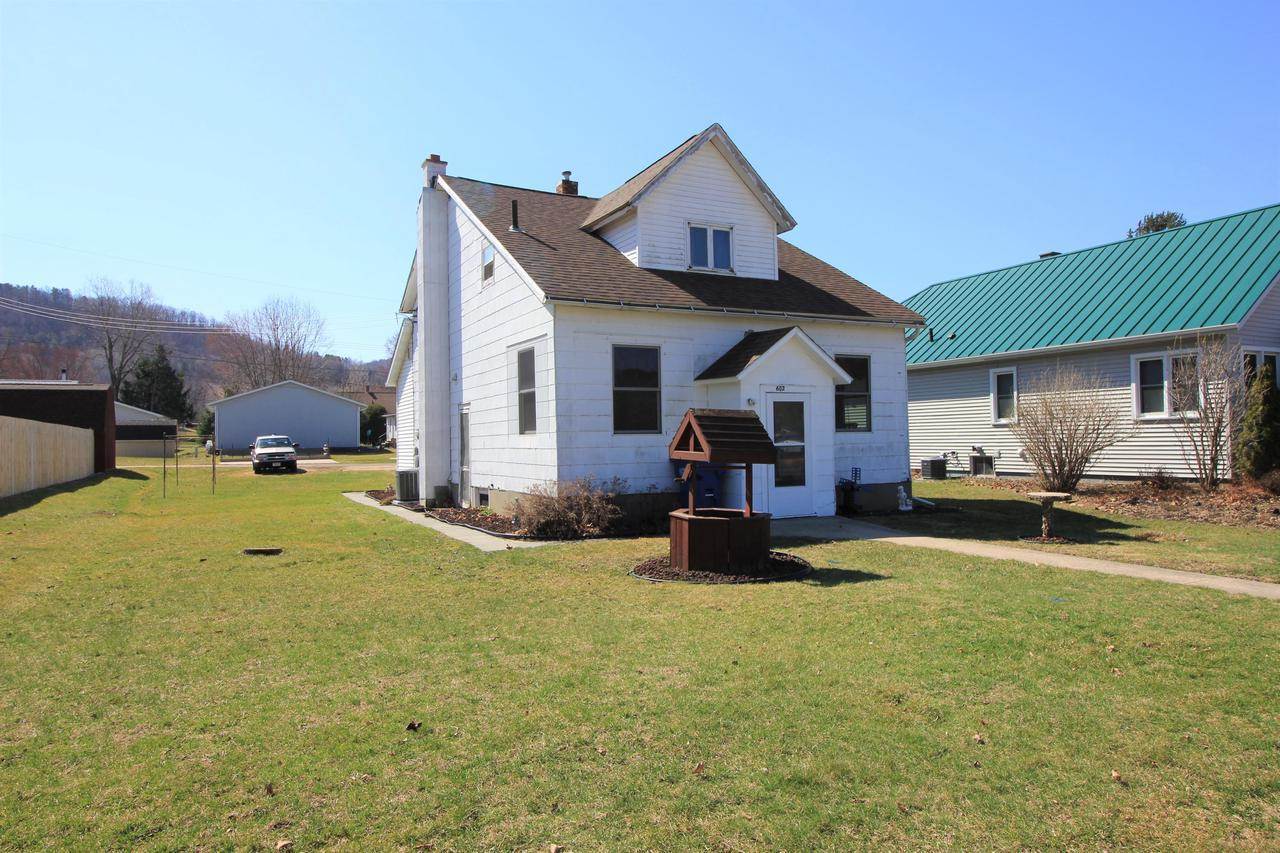 602 Central Ave, Coon Valley, WI 54623