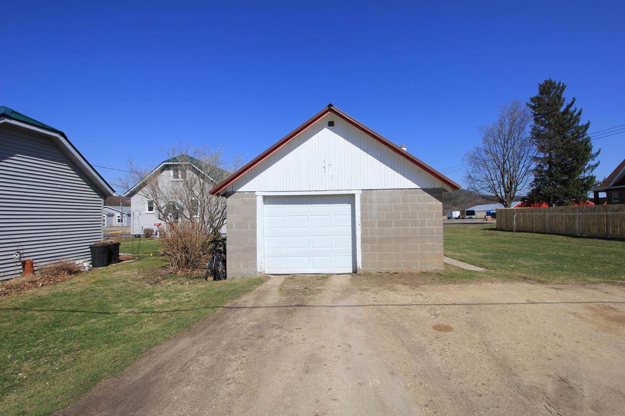 602 Central Ave, Coon Valley, WI 54623