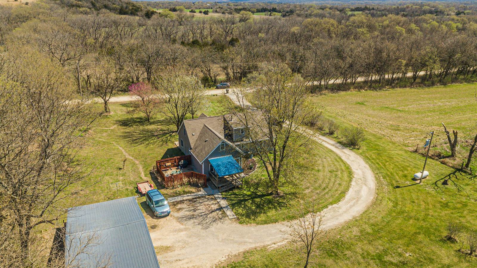 8521 SE Shawnee Heights RD, Berryton, KS 66409