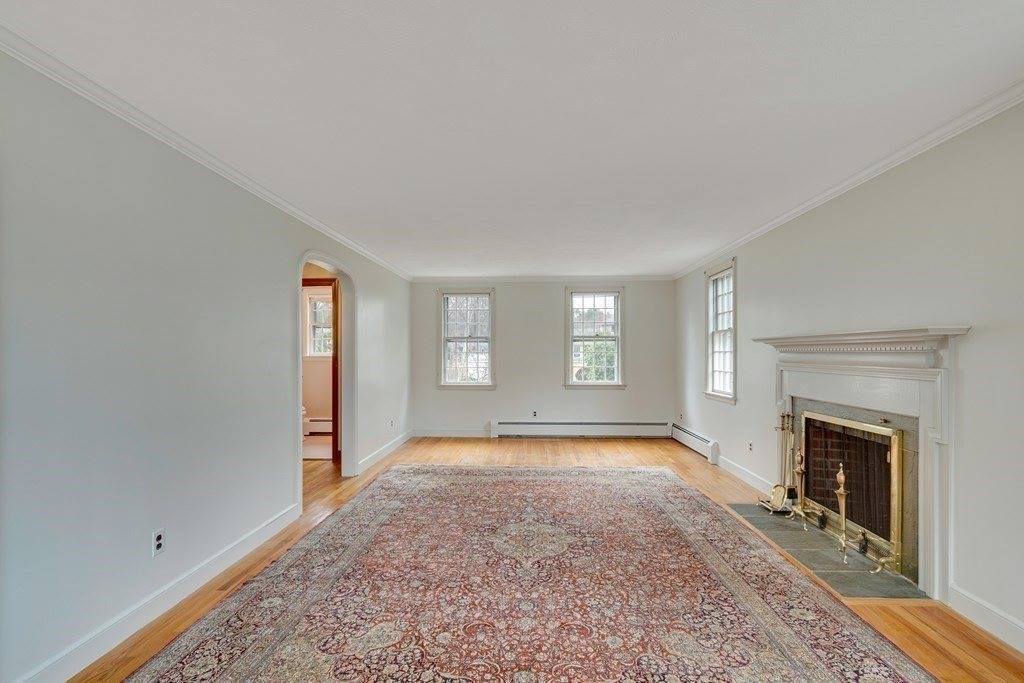 363 Greenlodge St, Dedham, MA 02026