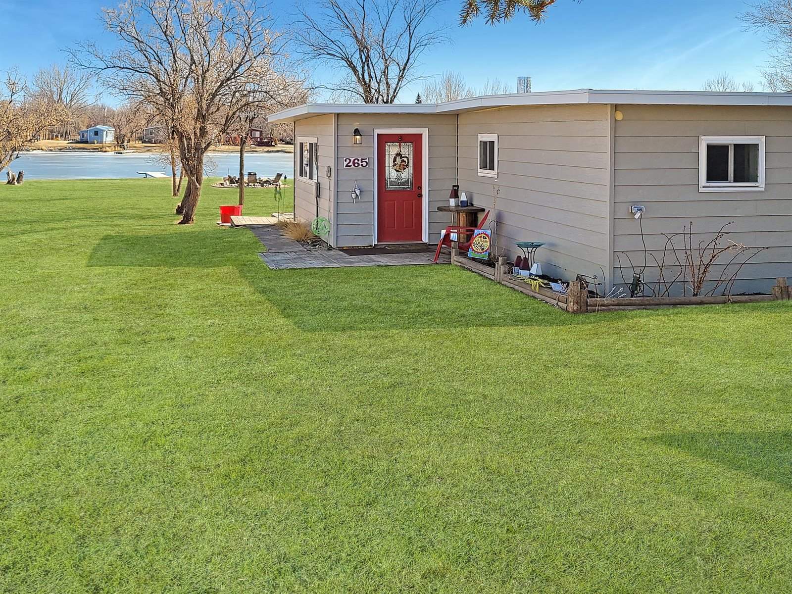 265 Blacktail Dr, Williston, ND 58801