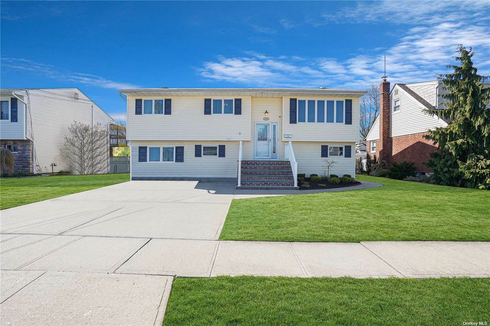 226 North Pine Street, North Massapequa, NY 11758 Listings NextHome Orangedot