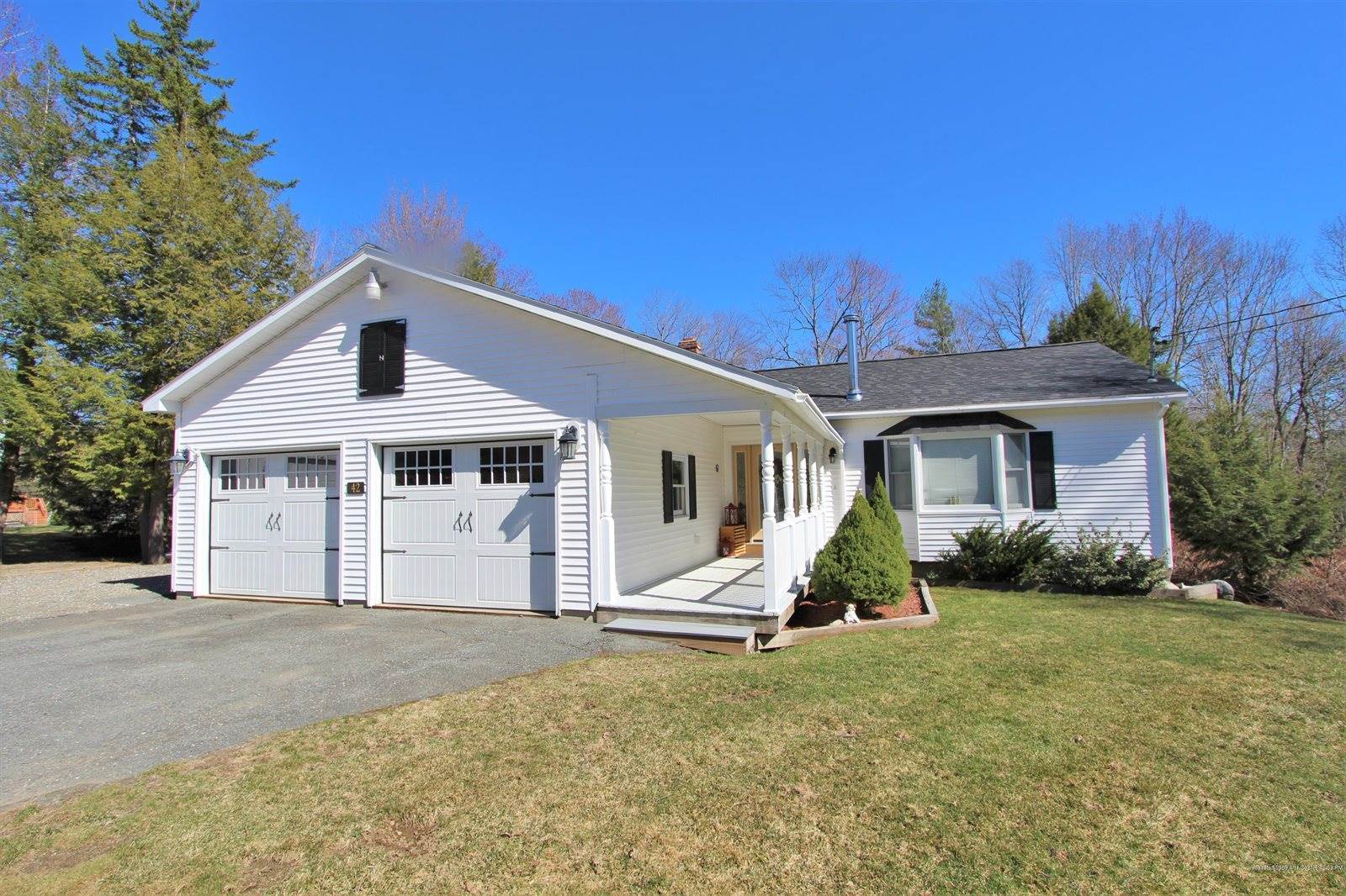 42 Kingsbury Road, Holden, ME 04429