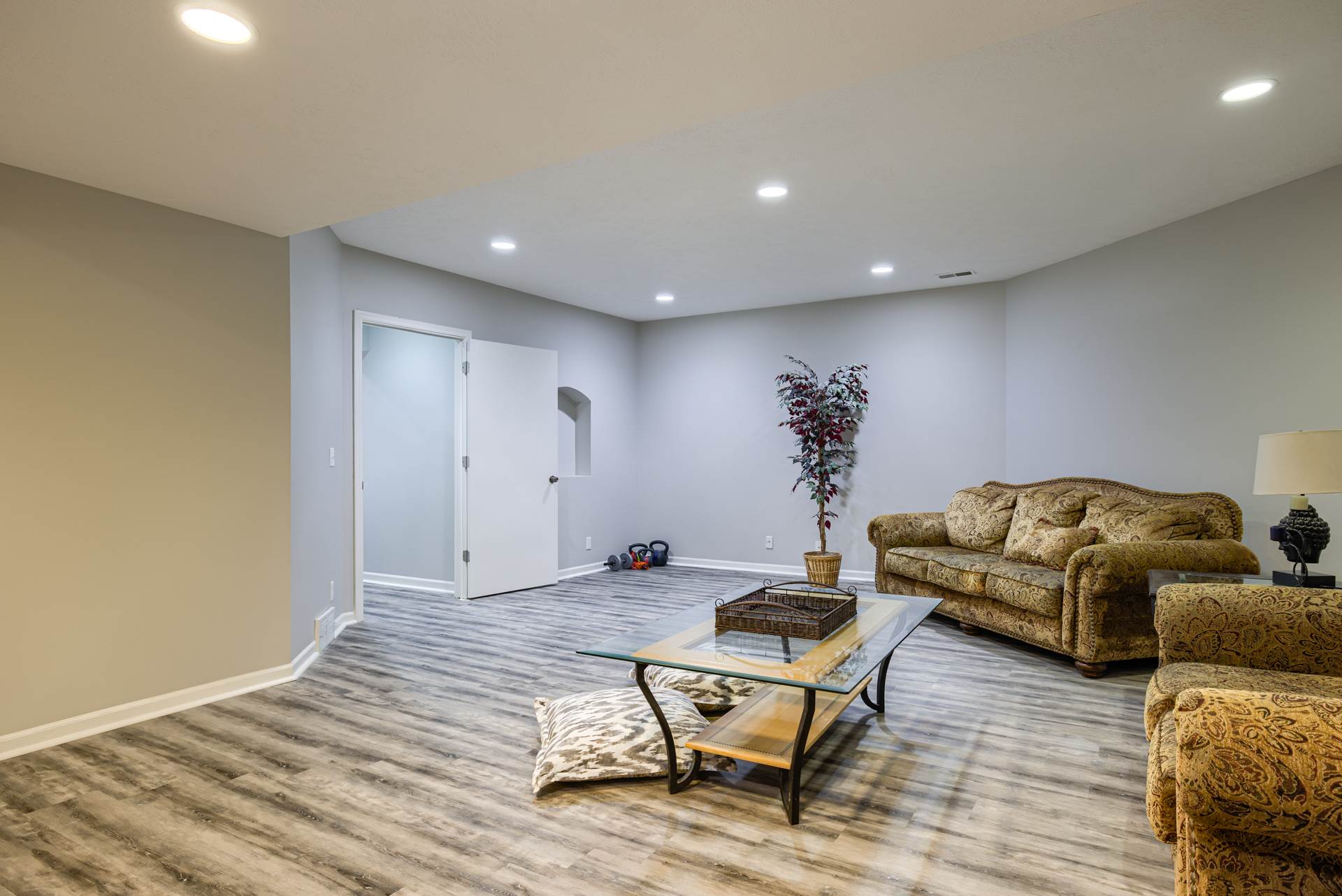 1605 N 214 Street, Elkhorn, NE 68022