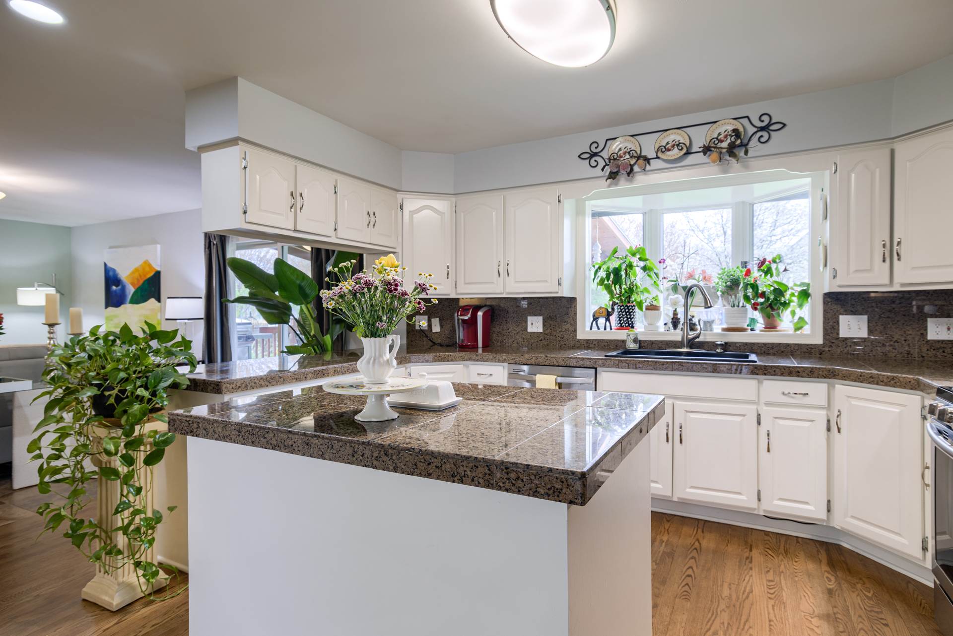 1605 N 214 Street, Elkhorn, NE 68022