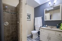 1605 N 214 Street, Elkhorn, NE 68022