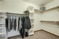 1605 N 214 Street, Elkhorn, NE 68022