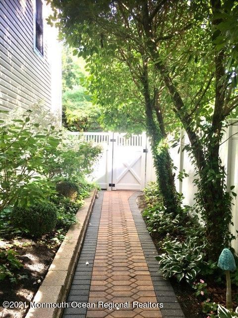 41 Friendship Road, Howell, NJ 07731