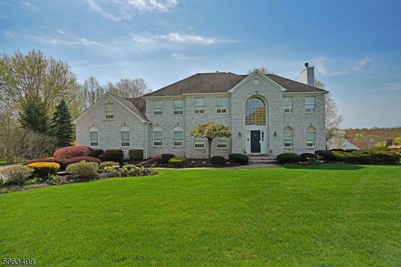 31 Joss Way, Long Hill Township, NJ 07946