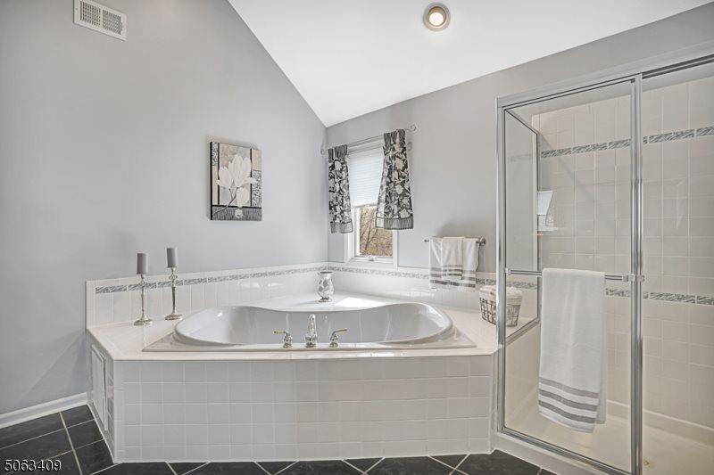 31 Joss Way, Long Hill Township, NJ 07946