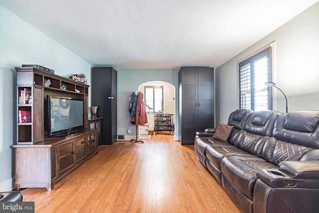 821 Harper Avenue, Drexel Hill, PA 19026