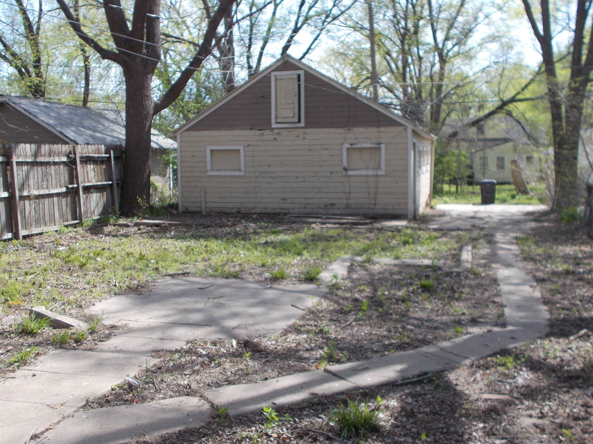 406 SW Western AVE, Topeka, KS 66606