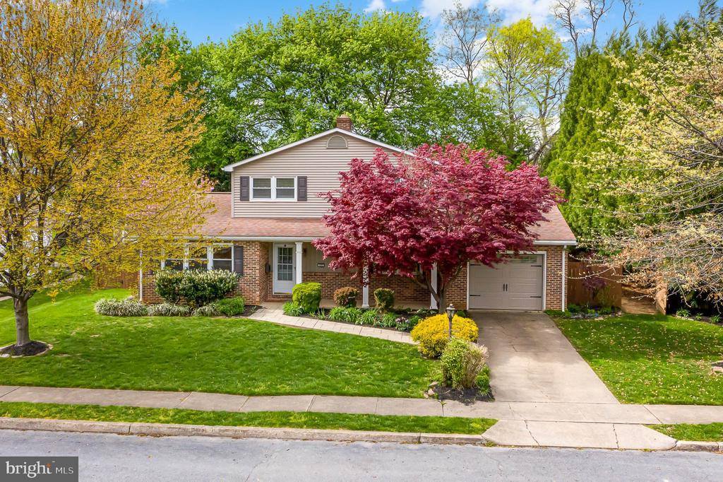 402 West Elmwood Avenue, Mechanicsburg, PA 17055