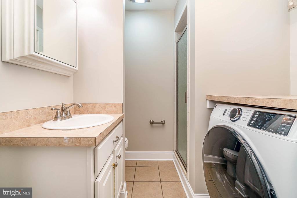 402 West Elmwood Avenue, Mechanicsburg, PA 17055