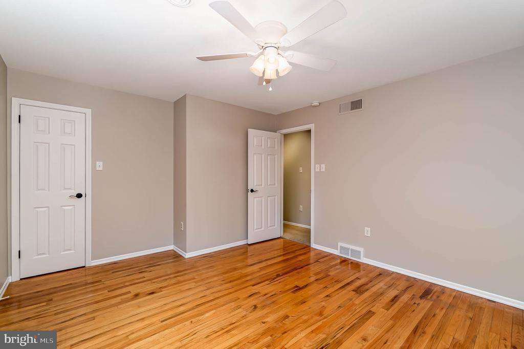 402 West Elmwood Avenue, Mechanicsburg, PA 17055