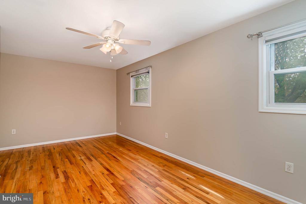 402 West Elmwood Avenue, Mechanicsburg, PA 17055