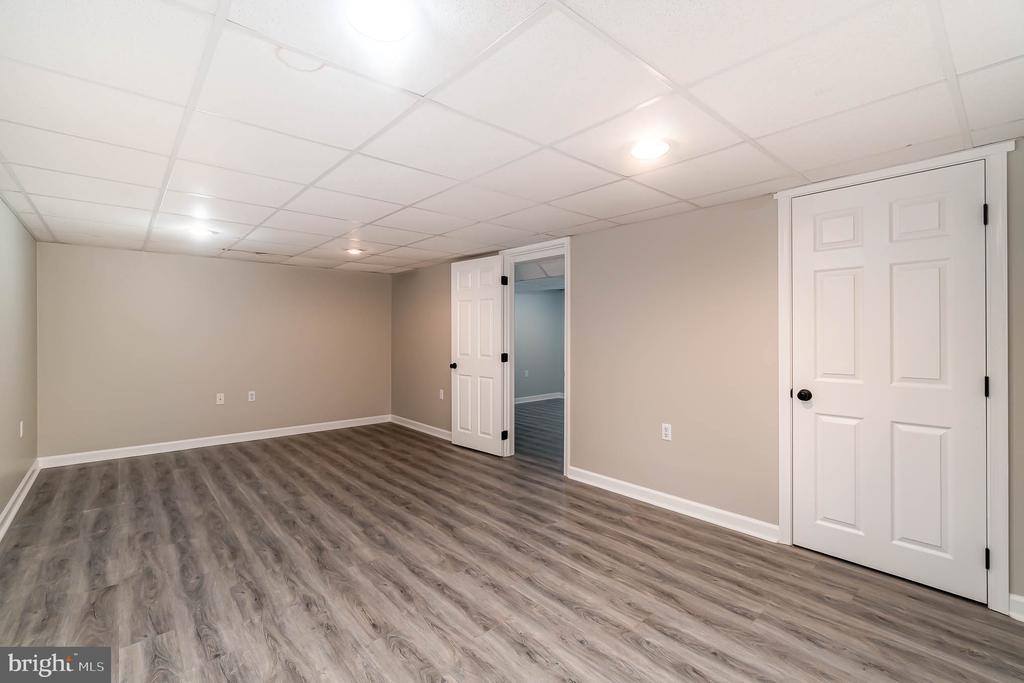 402 West Elmwood Avenue, Mechanicsburg, PA 17055