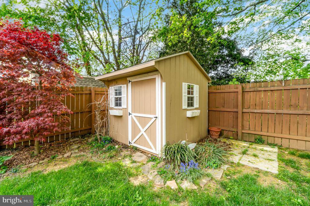 402 West Elmwood Avenue, Mechanicsburg, PA 17055