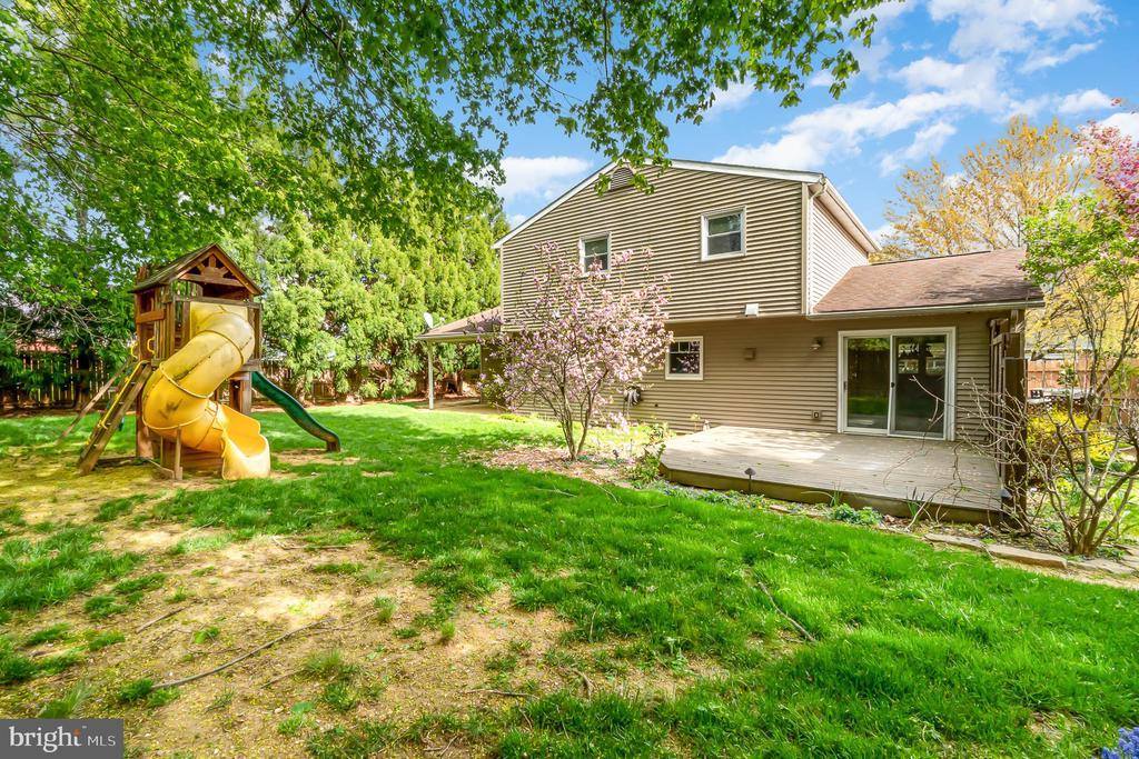 402 West Elmwood Avenue, Mechanicsburg, PA 17055