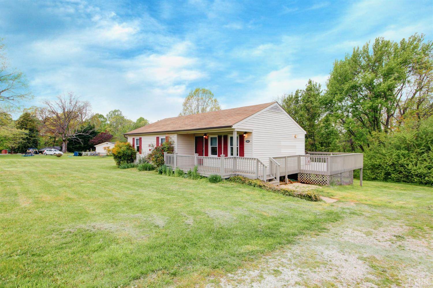 1233 Lee Grant Avenue, Appomattox, VA 24522