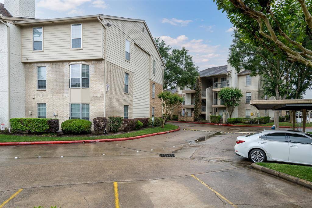 12550 Whittington Drive, #613, Houston, TX 77077