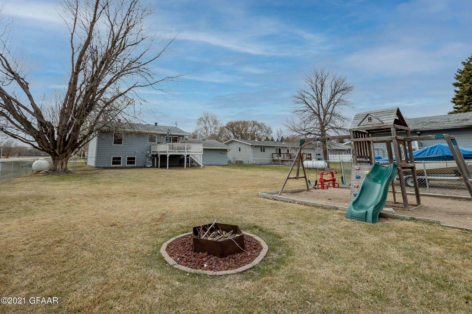 204 Neill Street, Buxton, ND 58218