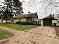 1009 N Chestnut Avenue, Marshfield, WI 54449