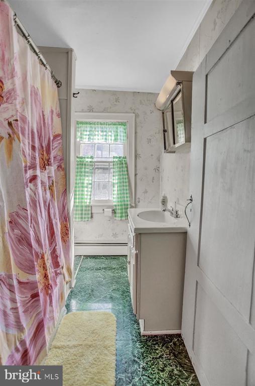 438 South Baltimore Avenue, Mount Holly Springs, PA 17065