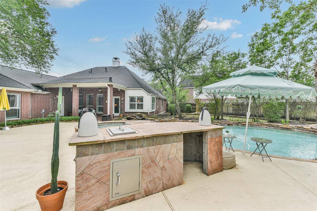 13142 Oakwood Manor Drive, Cypress, TX 77429