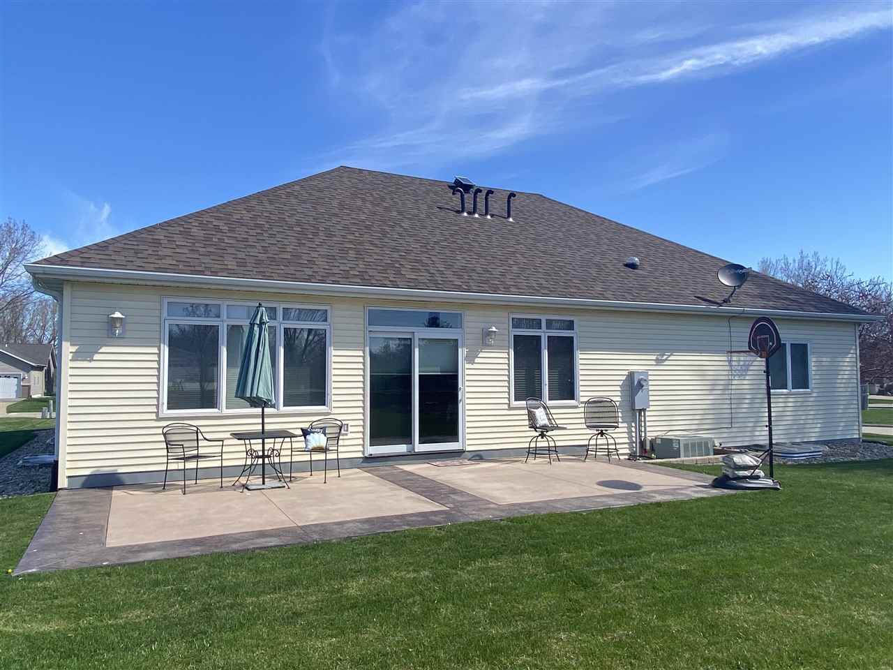 1025 Lighthouse Dr, Wahpeton, IA 51351